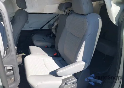 2025 Toyota Sienna Le z USA, uszkodzony, nr VIN 5TDKRKEC0SS236984